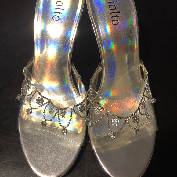 Size 8 silver and chime heels - Picture 1 of 3